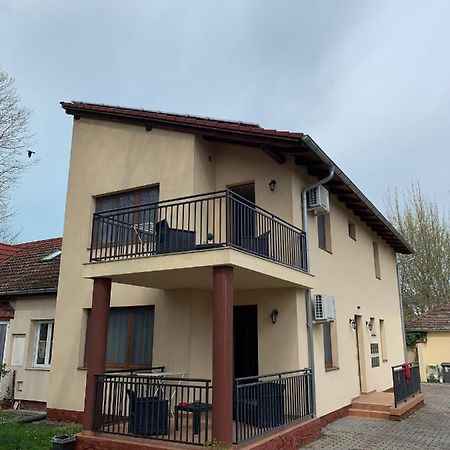 Balaton Apartmanhaz Siófok Buitenkant foto