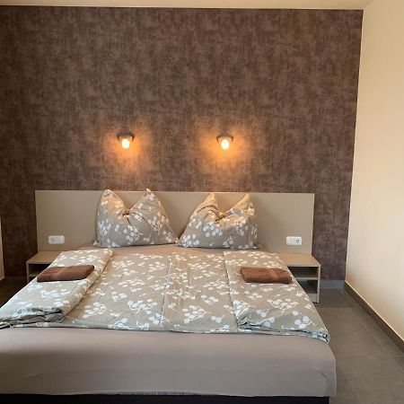 Balaton Apartmanhaz Siófok Buitenkant foto