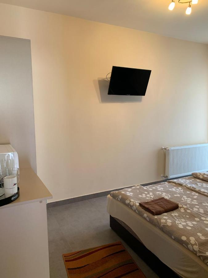 Balaton Apartmanhaz Siófok Buitenkant foto