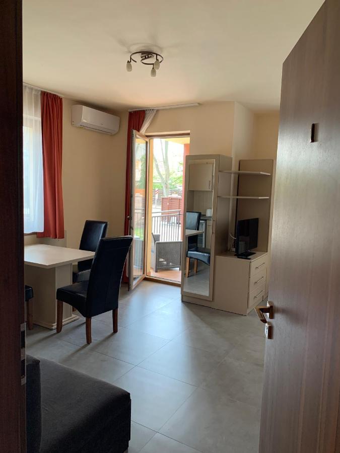 Balaton Apartmanhaz Siófok Buitenkant foto