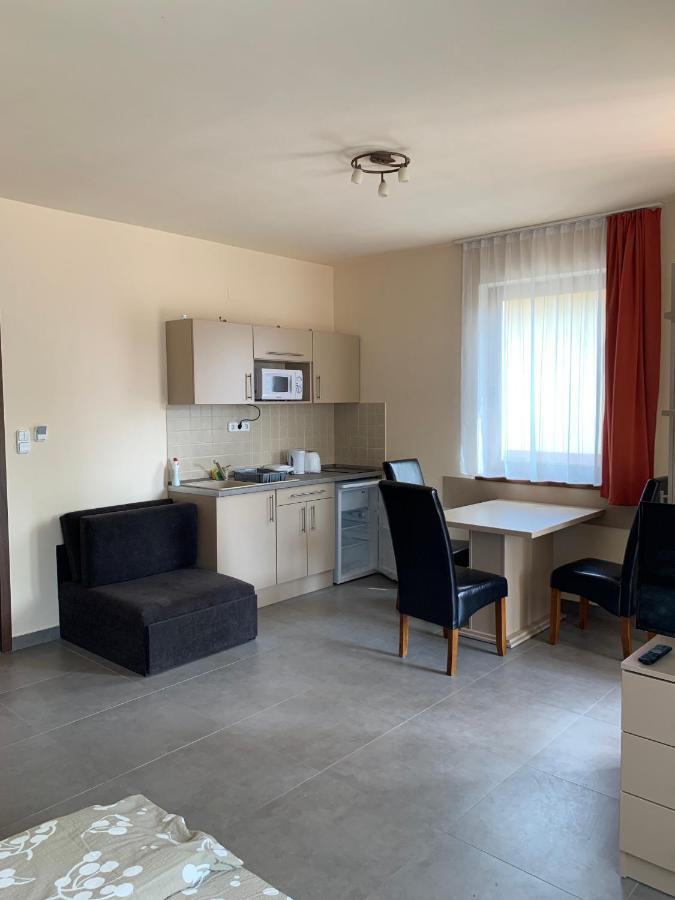Balaton Apartmanhaz Siófok Buitenkant foto