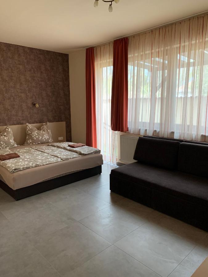 Balaton Apartmanhaz Siófok Buitenkant foto
