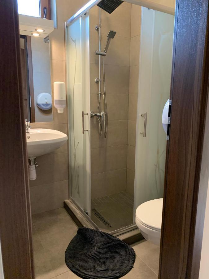 Balaton Apartmanhaz Siófok Buitenkant foto