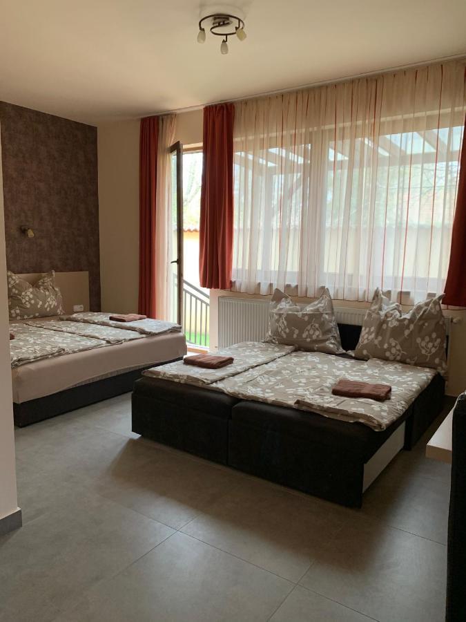 Balaton Apartmanhaz Siófok Buitenkant foto